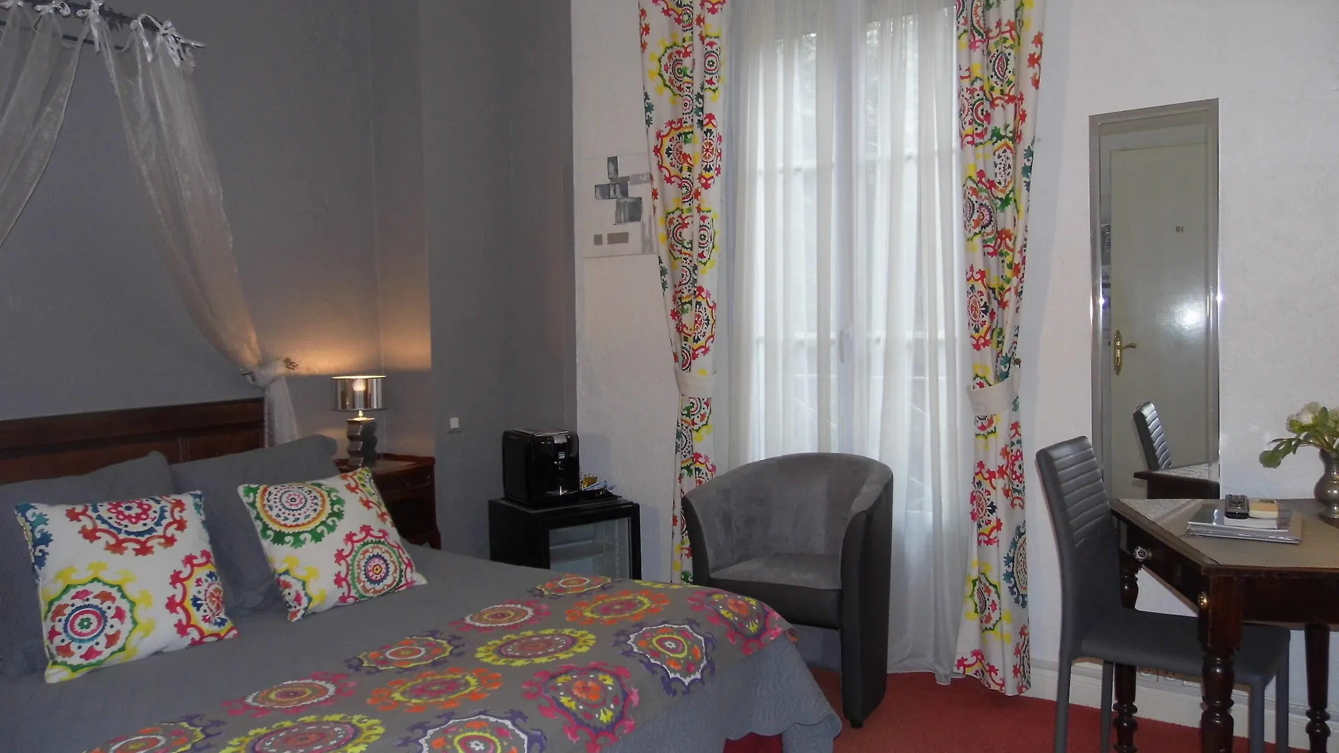 ז'ואן-לה-פינס Hotel Le Pre Catelan 3*,