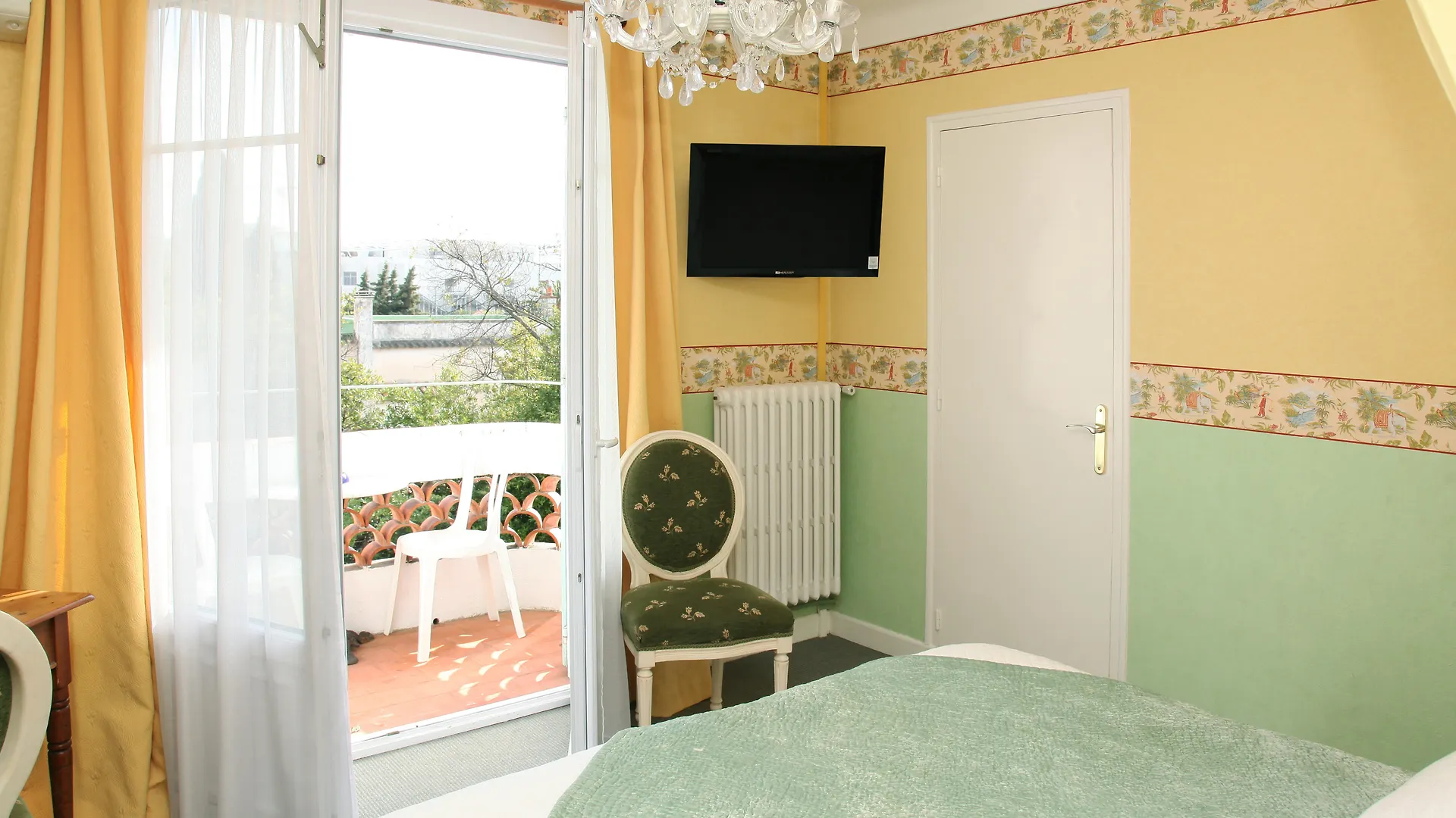 ז'ואן-לה-פינס Hotel Le Pre Catelan 3*,  צרפת