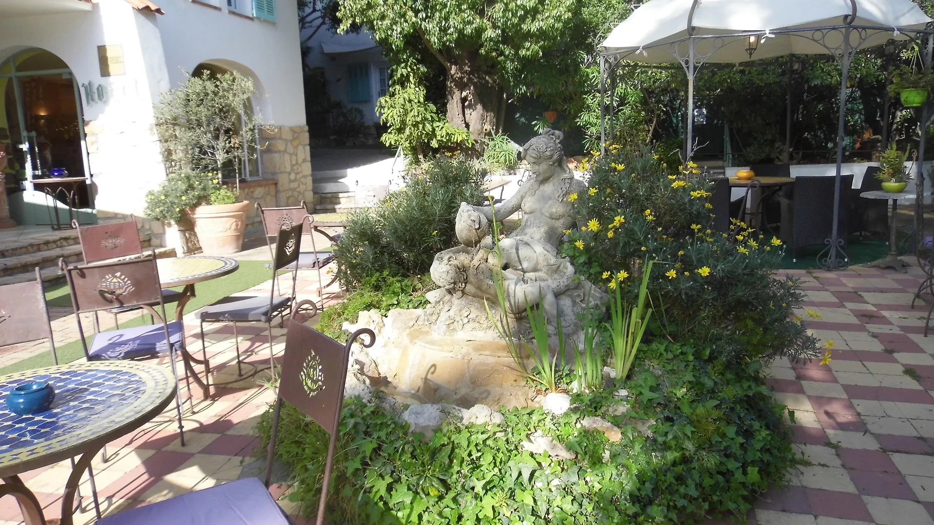 ז'ואן-לה-פינס Hotel Le Pre Catelan 3*,