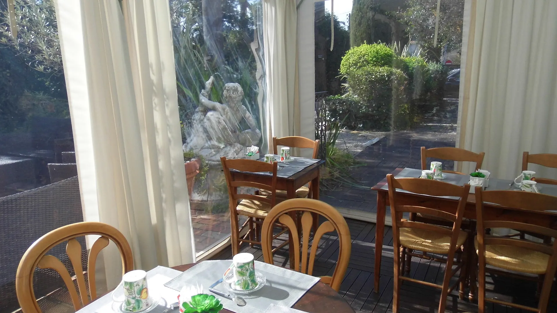 ז'ואן-לה-פינס Hotel Le Pre Catelan